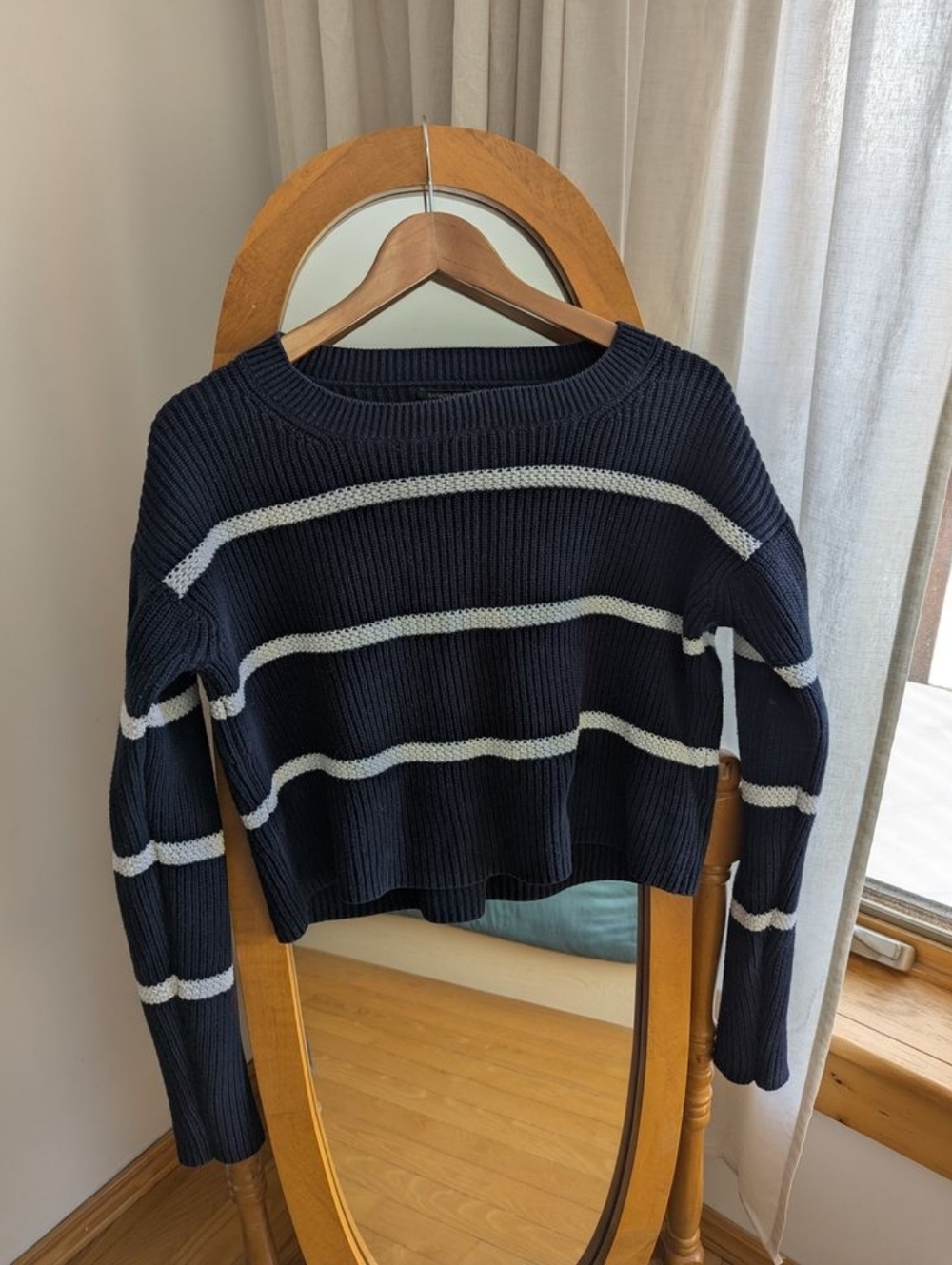 🌼 2/$15 - Banana Republic - Blue & White Striped Sweater